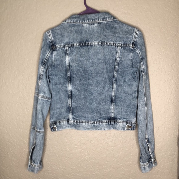 Free People light wash denim jacket - Picture 4 of 8